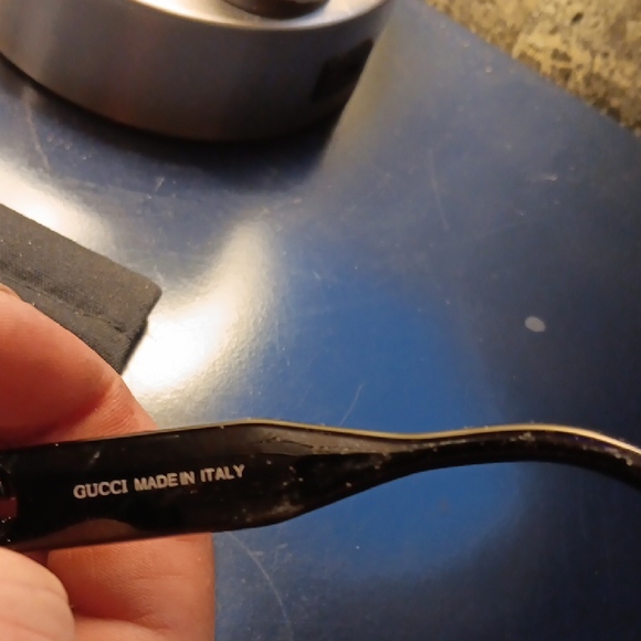 Gucci Black and Gold Designer Sunglasses - Picture 5 of 7